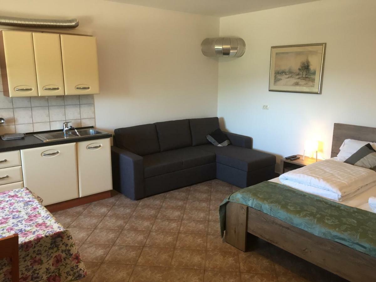شقة Apartma Valmarin Spodnje Skofije المظهر الخارجي الصورة
